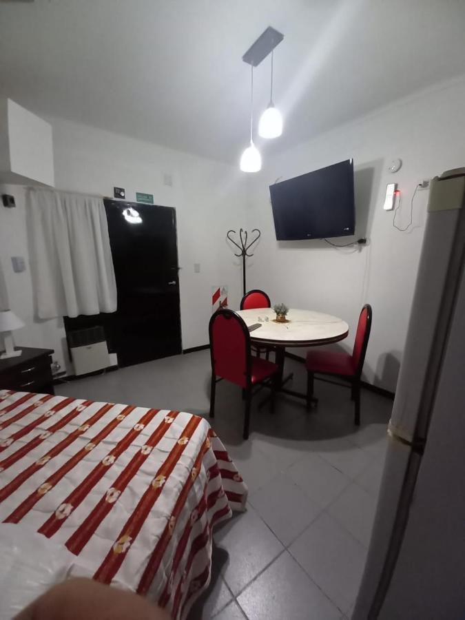 Apartamentos Willy - En Zona Residencial Con Estacionamiento Mendoza Exterior foto