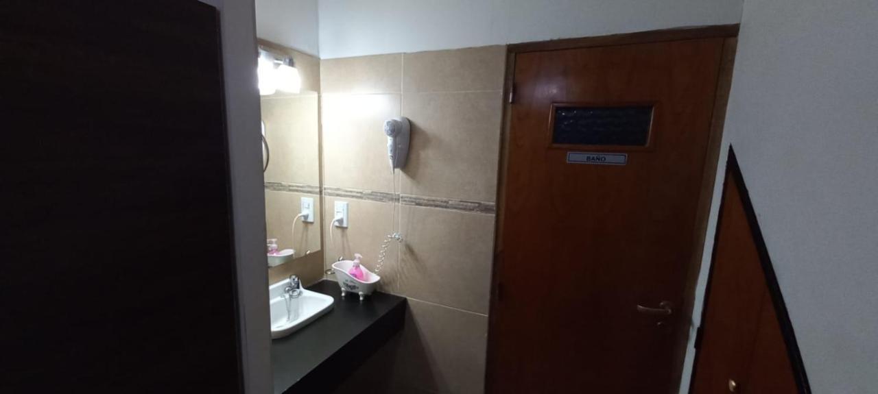 Apartamentos Willy - En Zona Residencial Con Estacionamiento Mendoza Exterior foto